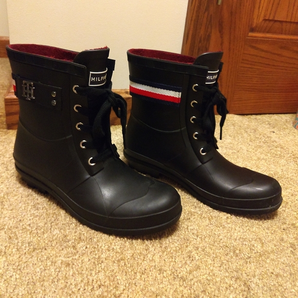 Tommy Hilfiger Boots❤️ - Picture 2 of 6